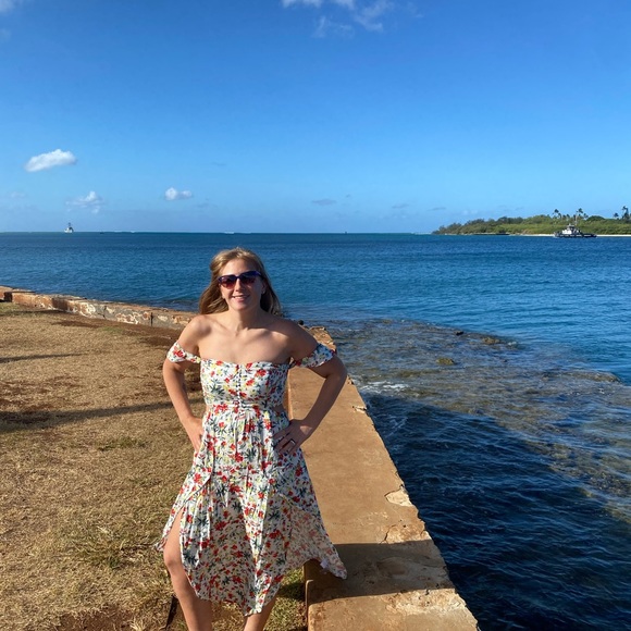 Meet your Posher, Lacey - Picture 4 of 5